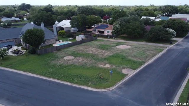 702 34th Street Hondo, TX 78861