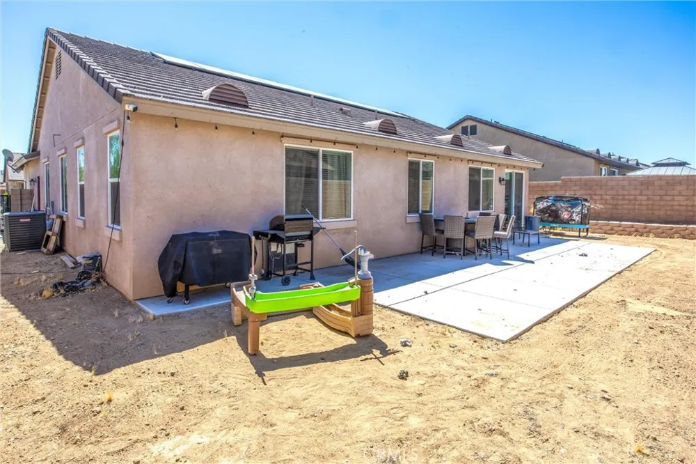 13256 Trail Ridge Victorville, CA 92395