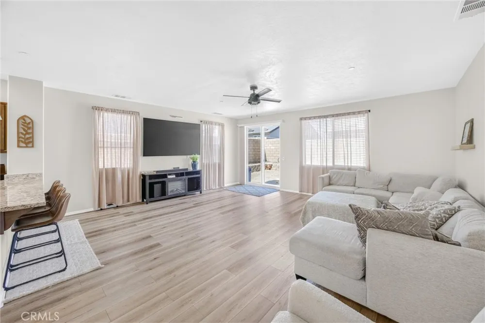 13256 Trail Ridge Victorville, CA 92395