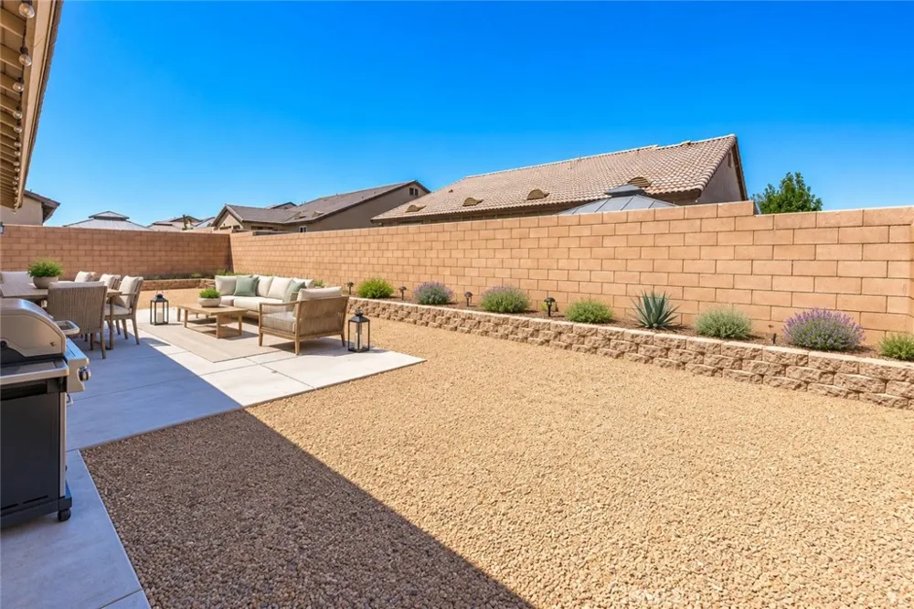 13256 Trail Ridge Victorville, CA 92395