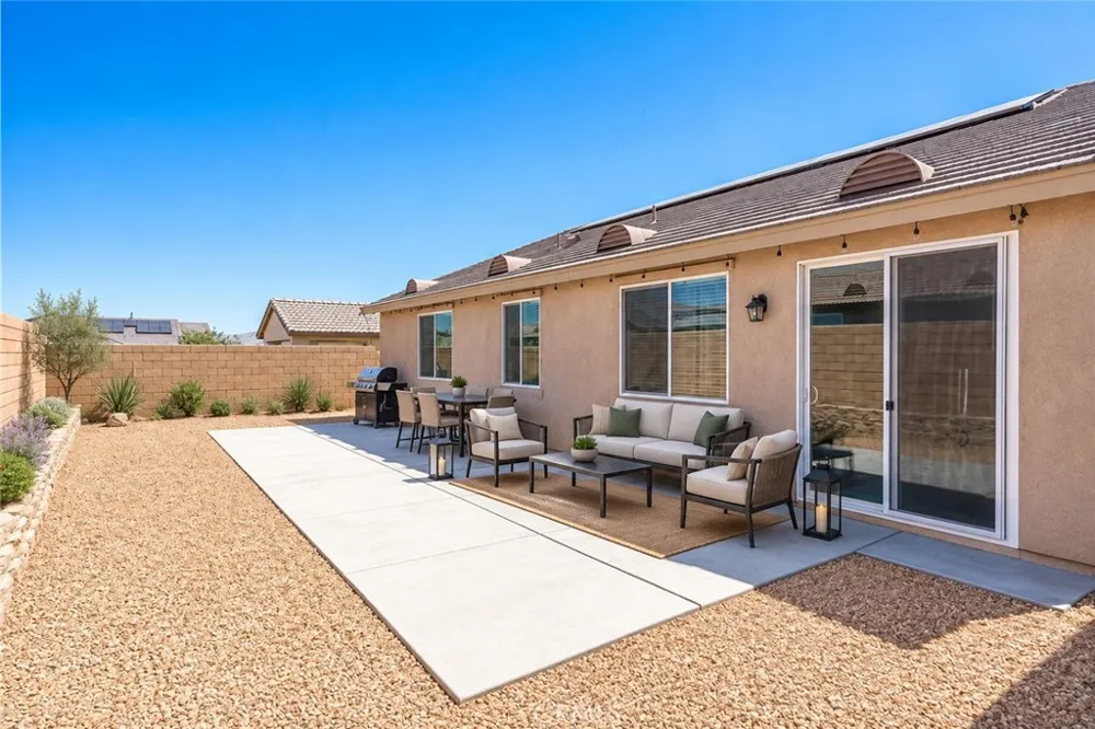 13256 Trail Ridge Victorville, CA 92395