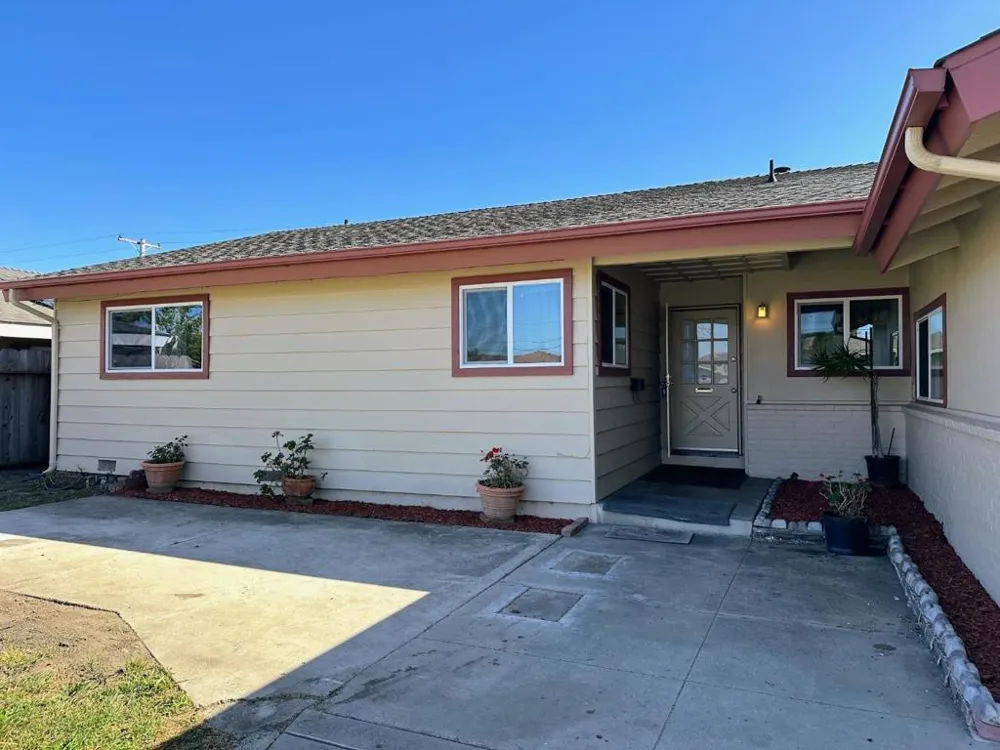 737 Saint Ann Drive Salinas, CA 93901