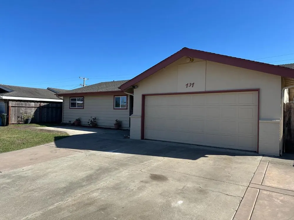 737 Saint Ann Drive Salinas, CA 93901