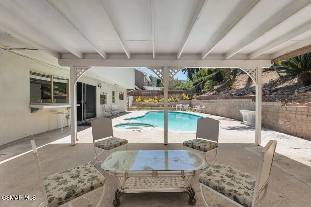 65 Ocatillo Avenue Thousand Oaks, CA 91320