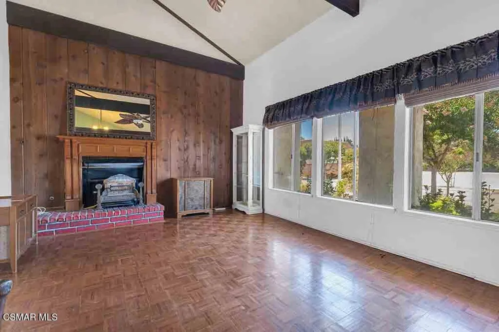 65 Ocatillo Avenue Thousand Oaks, CA 91320