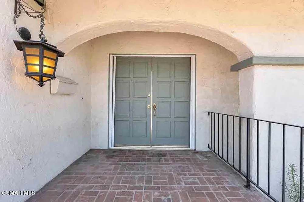 65 Ocatillo Avenue Thousand Oaks, CA 91320