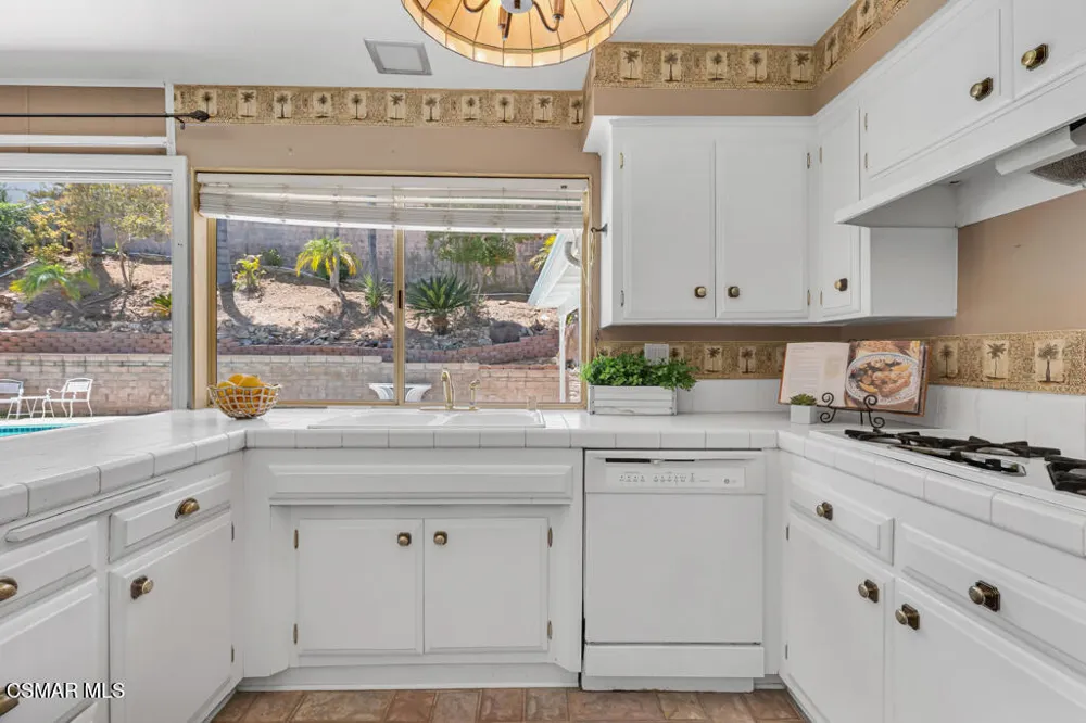 65 Ocatillo Avenue Thousand Oaks, CA 91320