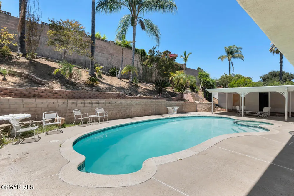65 Ocatillo Avenue Thousand Oaks, CA 91320