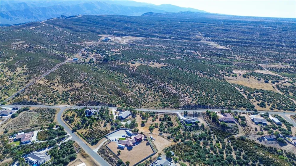 2 Landover Road Oak Hills, CA 92344