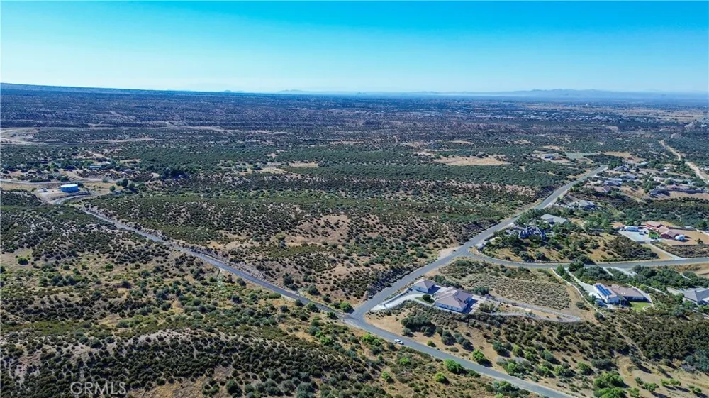 2 Landover Road Oak Hills, CA 92344