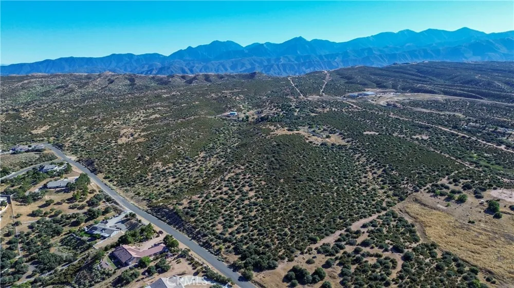 2 Landover Road Oak Hills, CA 92344