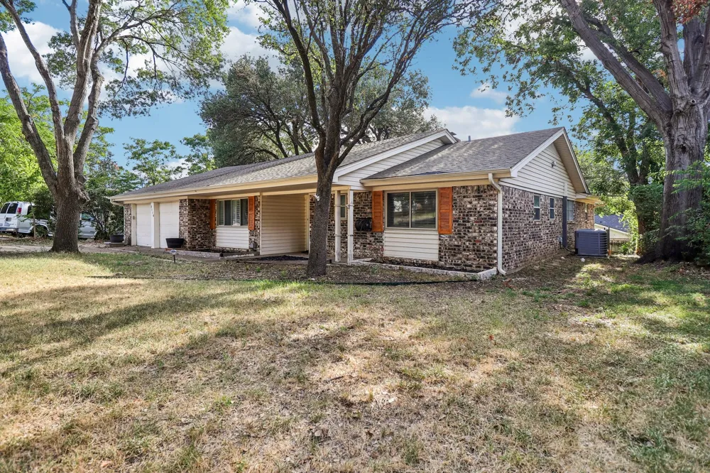 2116 Tamworth Court Bedford, TX 76021