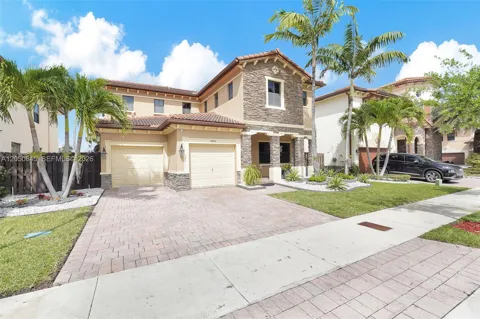 8910 NW 98th Ct