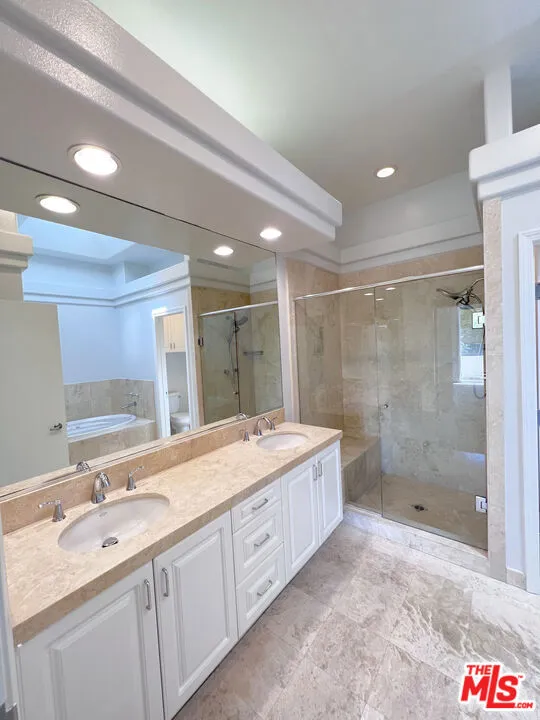 6483 Zuma View Place #104 Malibu, CA 90265
