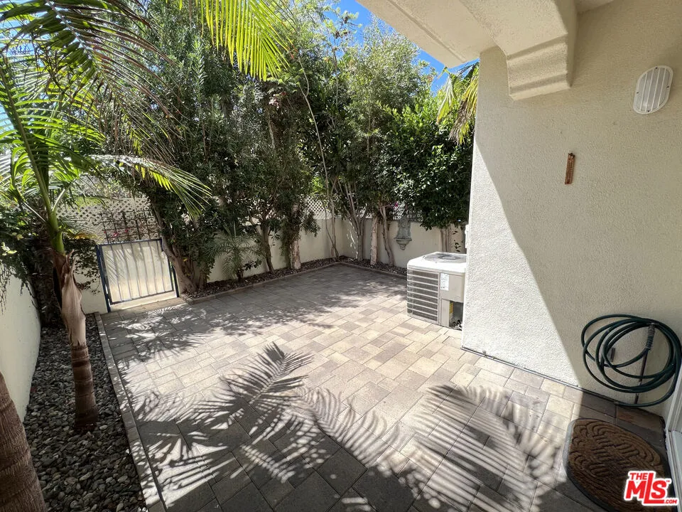 6483 Zuma View Place #104 Malibu, CA 90265
