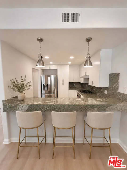 6483 Zuma View Place #104 Malibu, CA 90265