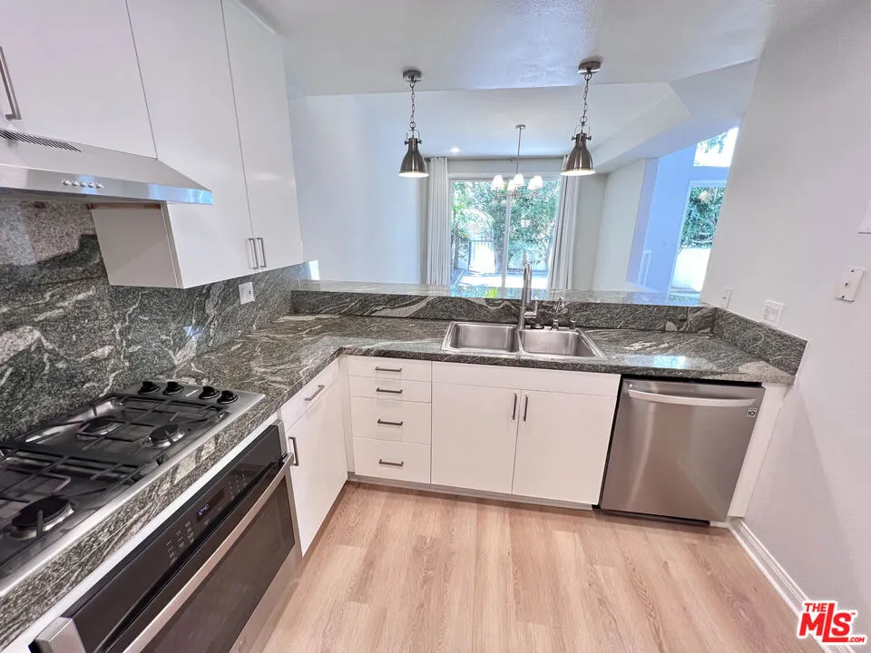 6483 Zuma View Place #104 Malibu, CA 90265