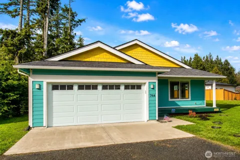 744 SE Evergreen Avenue