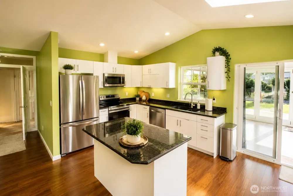 744 SE Evergreen Avenue Ocean Shores, WA 98569