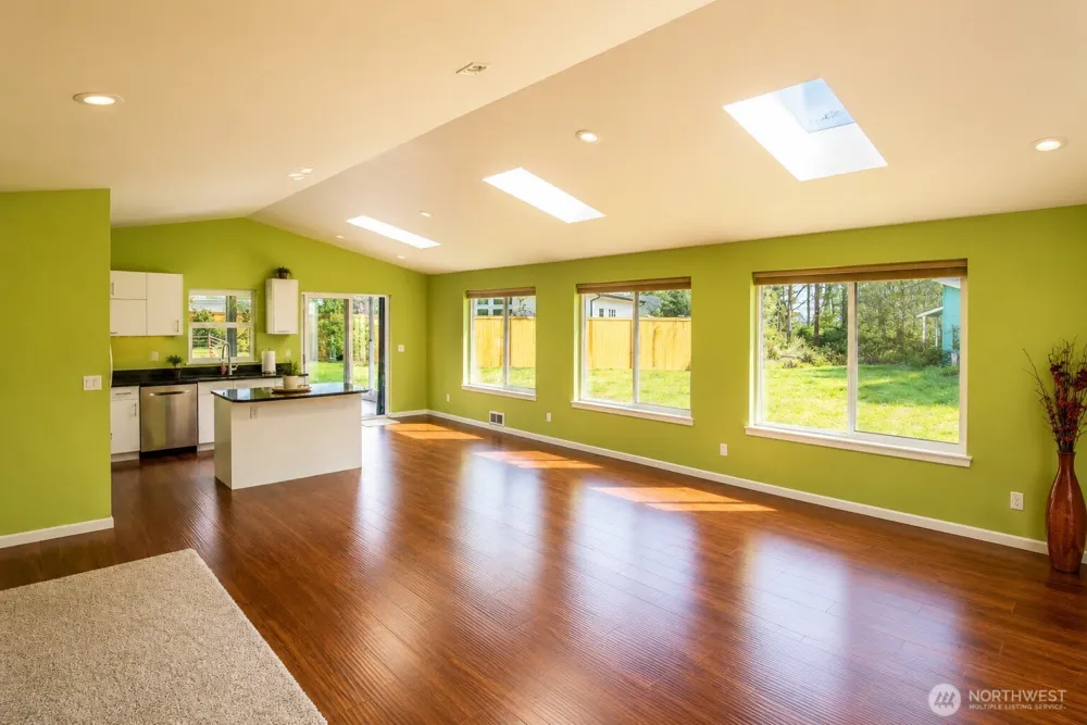 744 SE Evergreen Avenue Ocean Shores, WA 98569