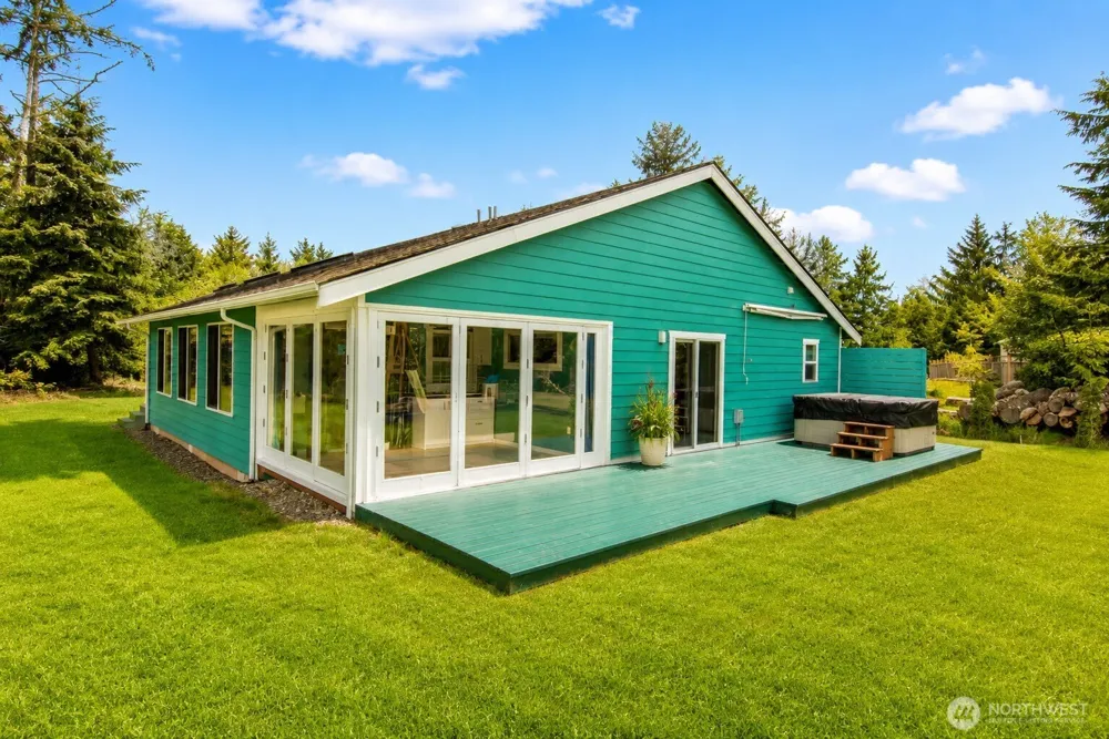 744 SE Evergreen Avenue Ocean Shores, WA 98569