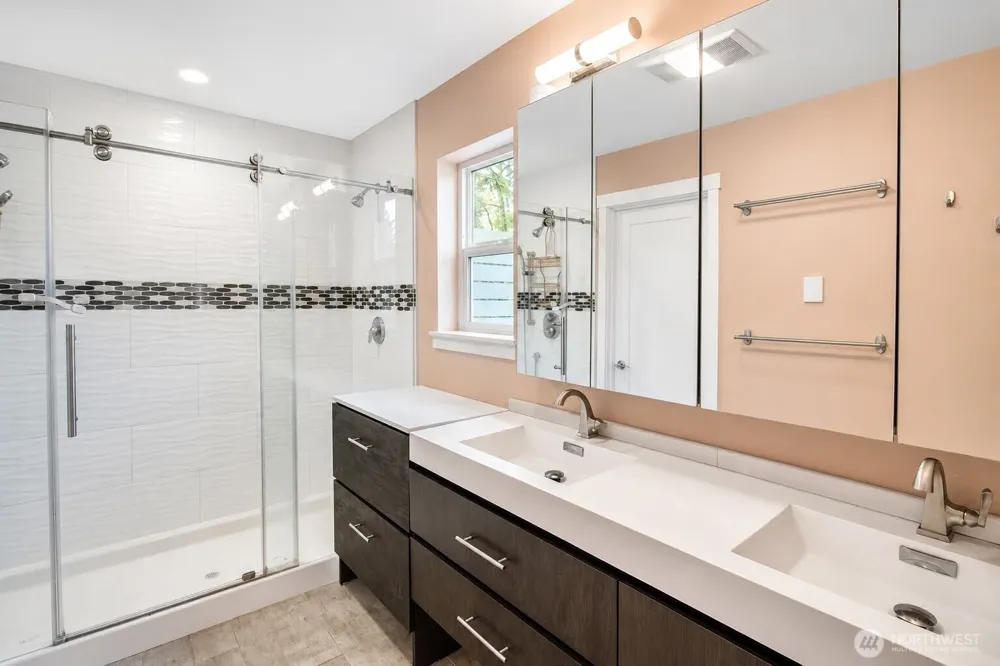 744 SE Evergreen Avenue Ocean Shores, WA 98569