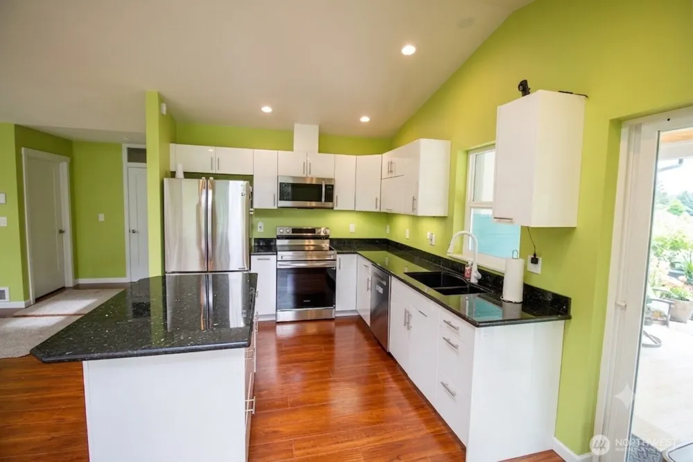 744 SE Evergreen Avenue Ocean Shores, WA 98569