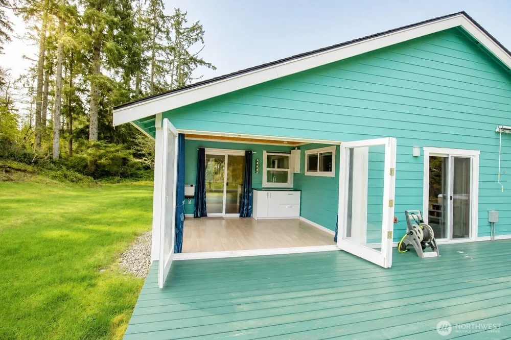 744 SE Evergreen Avenue Ocean Shores, WA 98569
