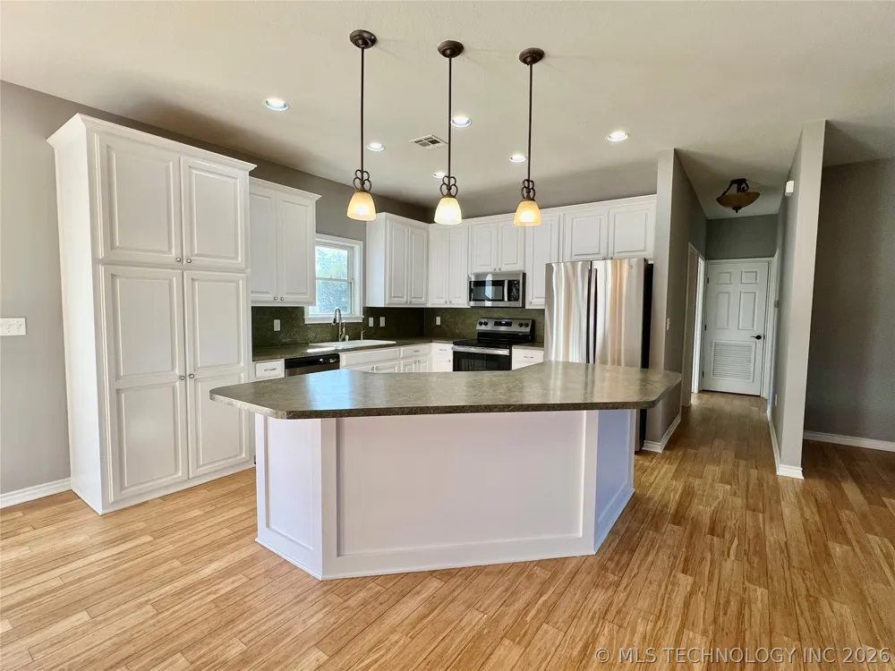 5856 S Highway 377 Kingston, OK 73439