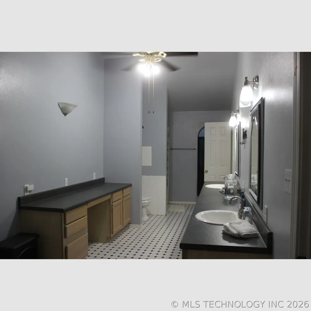 314 W Sandy Creek Road Atoka, OK 74525
