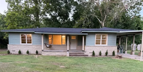 705 W Caddo