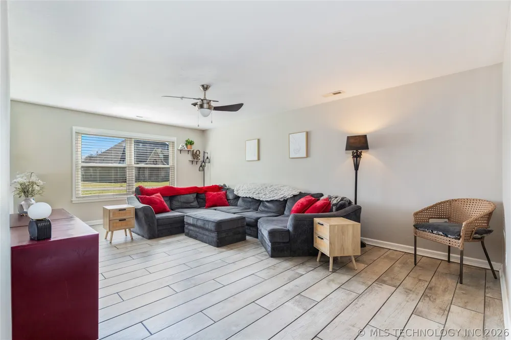 24801 S 622 ROAD Grove, OK 74344