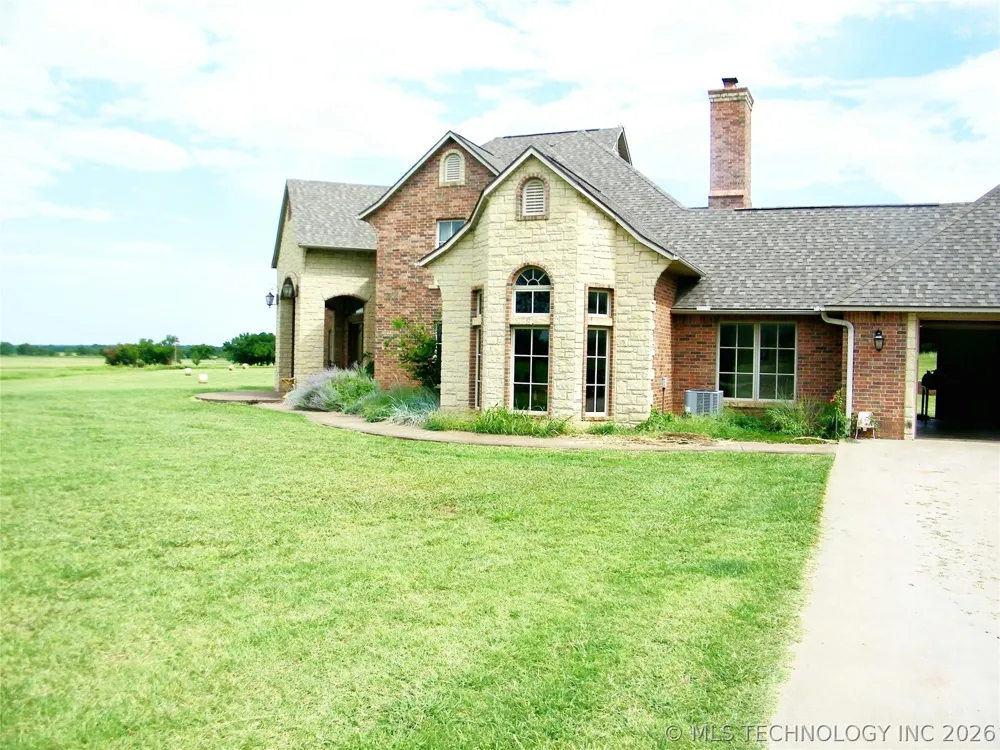 1200 Hickory Wellston, OK 74881