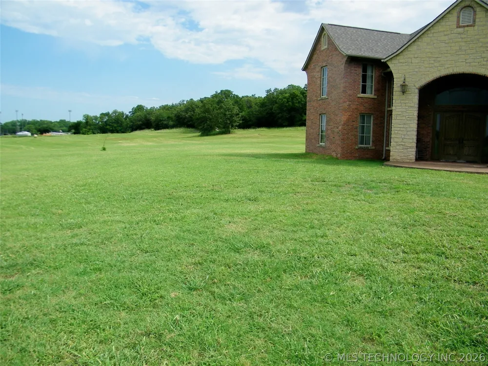 1200 Hickory Wellston, OK 74881