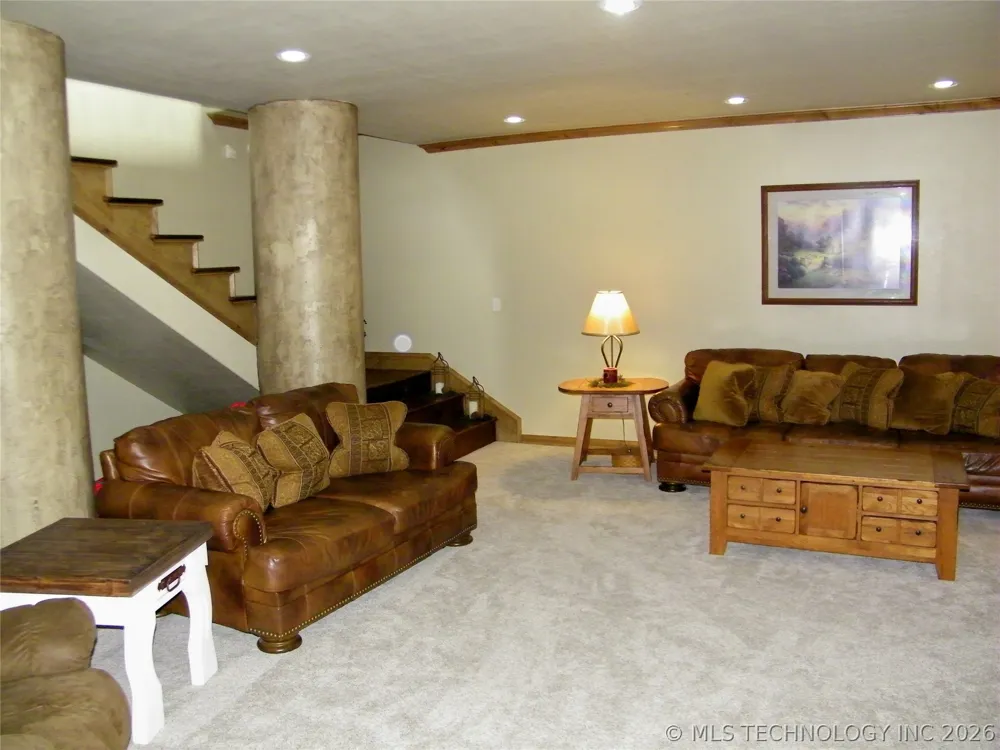 1200 Hickory Wellston, OK 74881