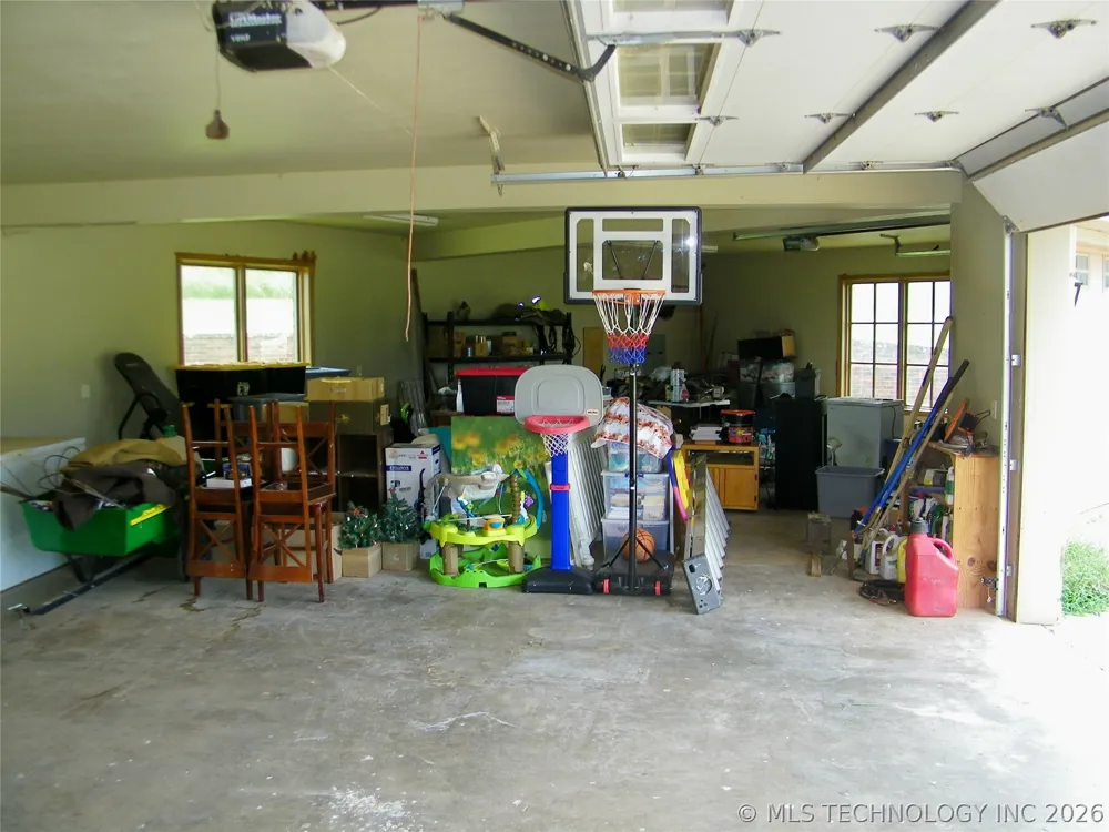 1200 Hickory Wellston, OK 74881