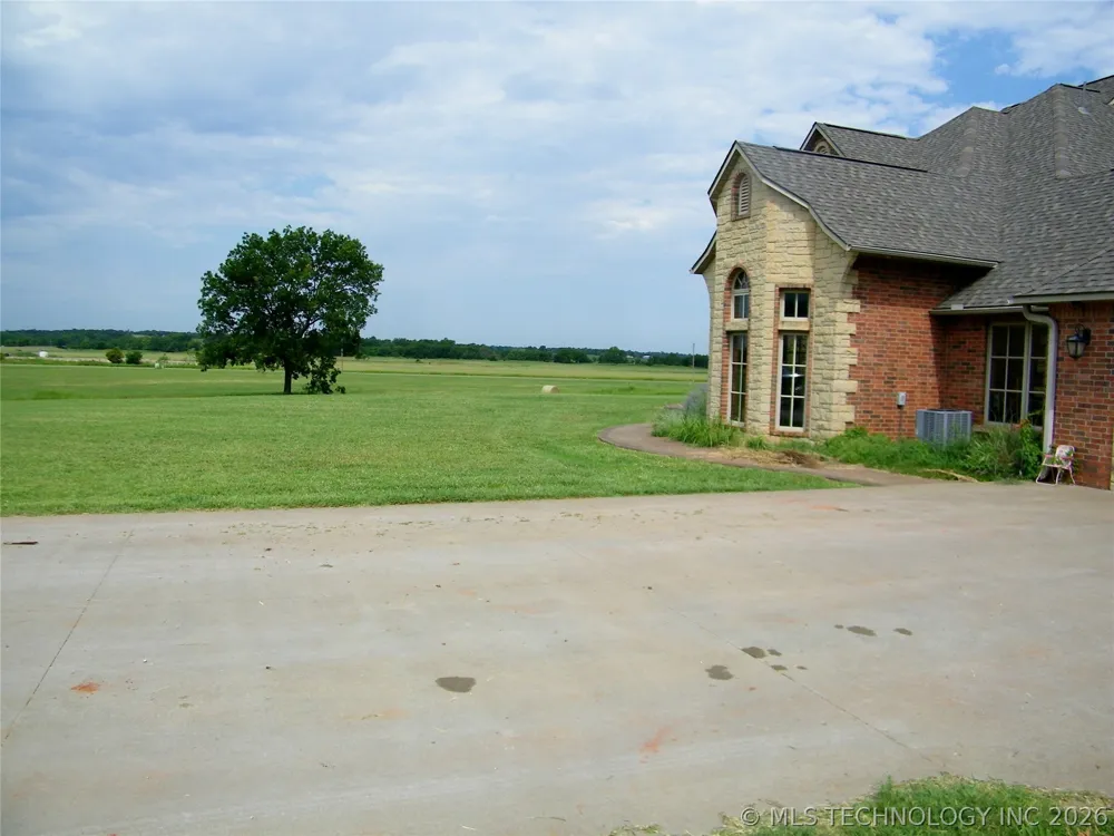 1200 Hickory Wellston, OK 74881