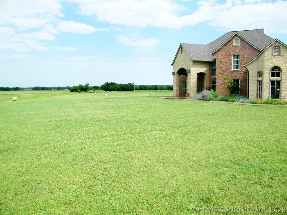 1200 Hickory Wellston, OK 74881