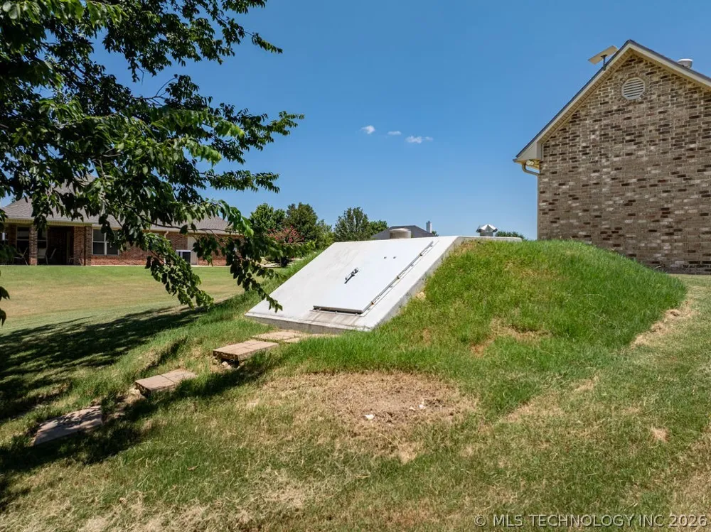 108 Whitney Way Madill, OK 73446