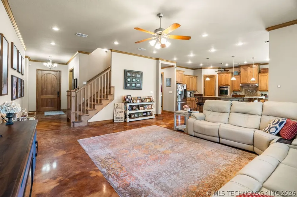 108 Whitney Way Madill, OK 73446