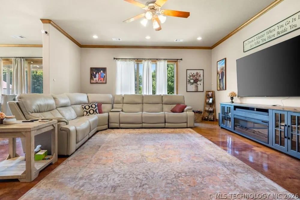108 Whitney Way Madill, OK 73446