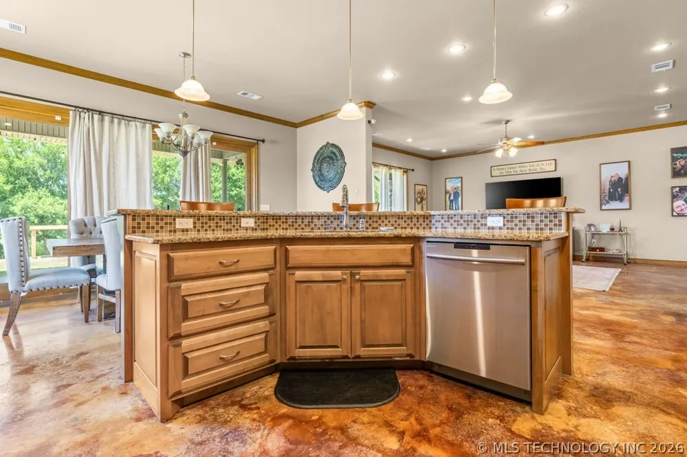 108 Whitney Way Madill, OK 73446