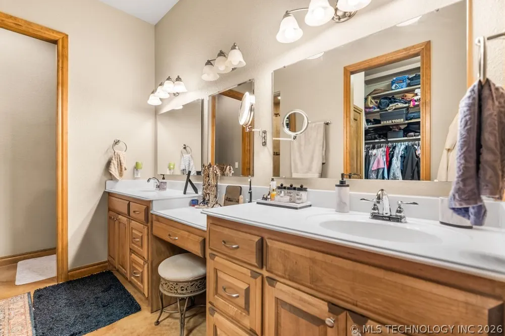 108 Whitney Way Madill, OK 73446