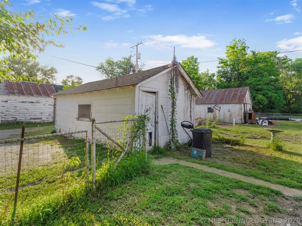 1001 Choctaw Street Dewey, OK 74029