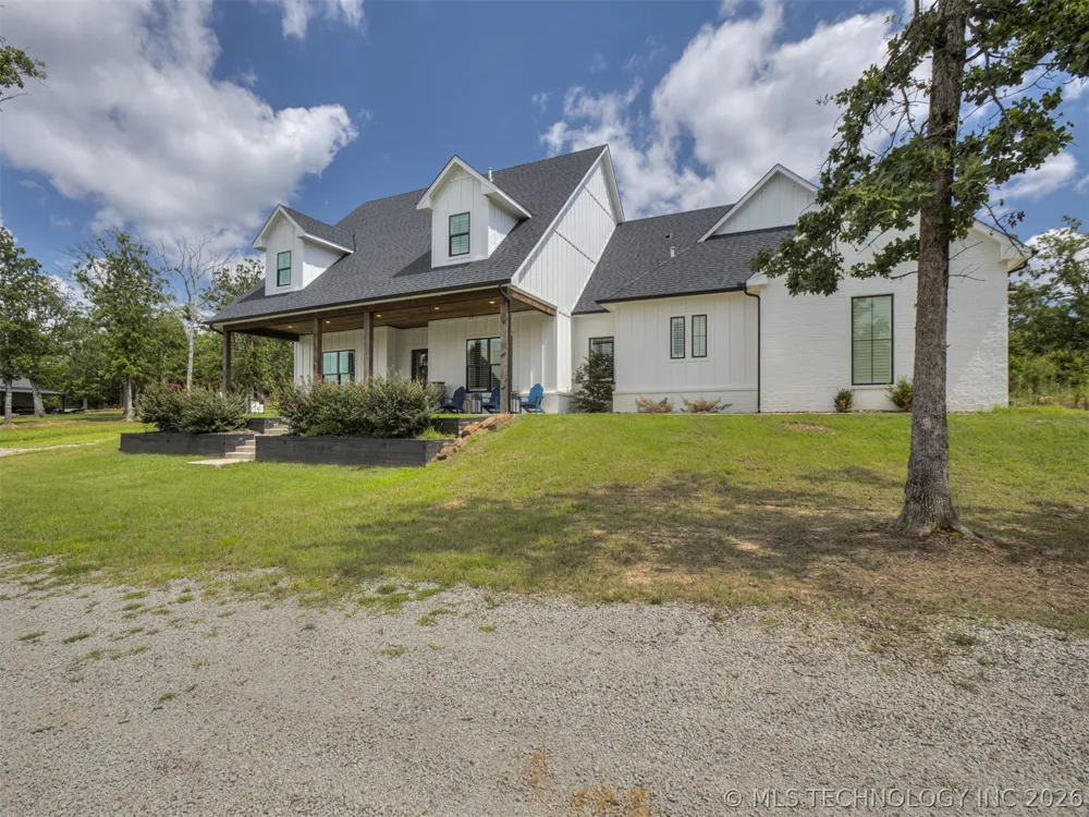 135 Dixie Cove Eufaula, OK 74432