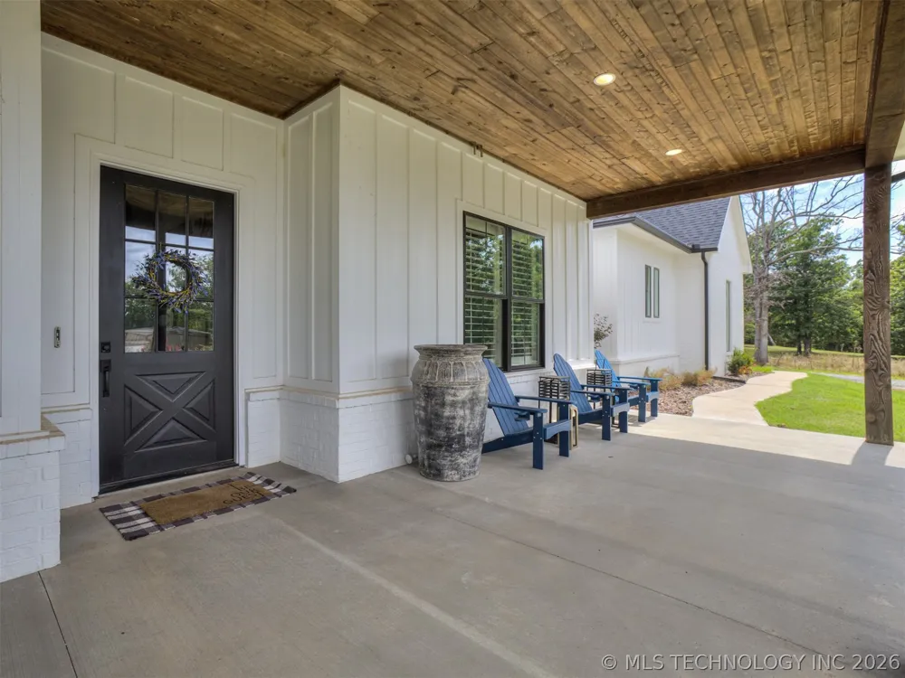 135 Dixie Cove Eufaula, OK 74432