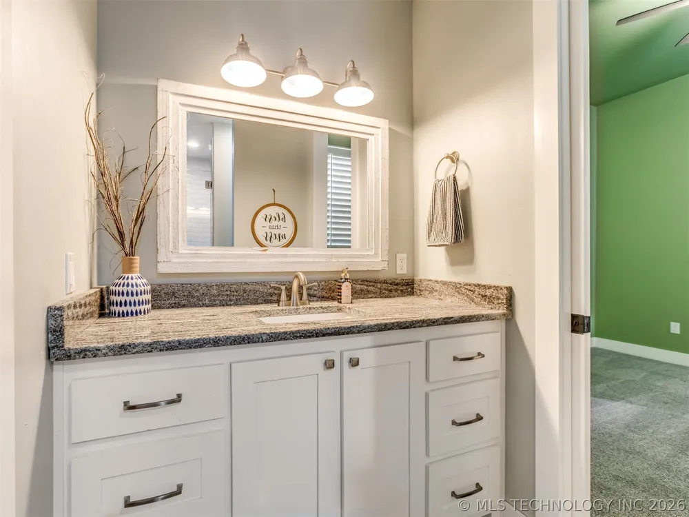 135 Dixie Cove Eufaula, OK 74432