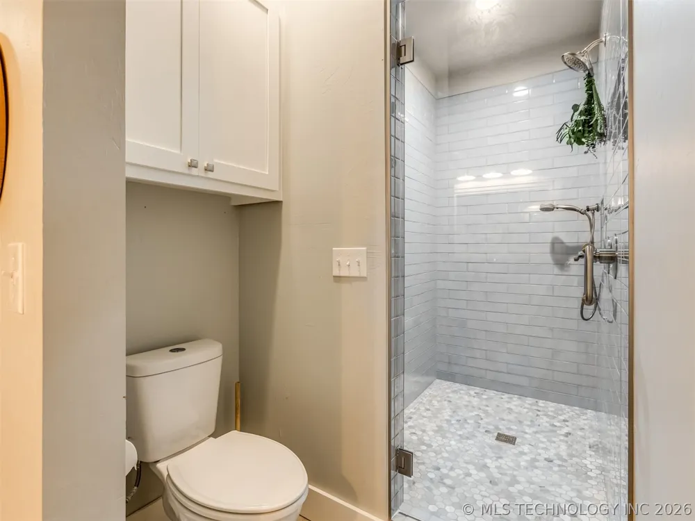 135 Dixie Cove Eufaula, OK 74432