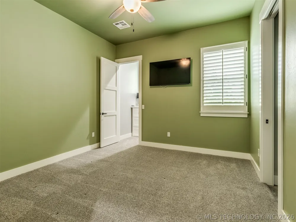 135 Dixie Cove Eufaula, OK 74432