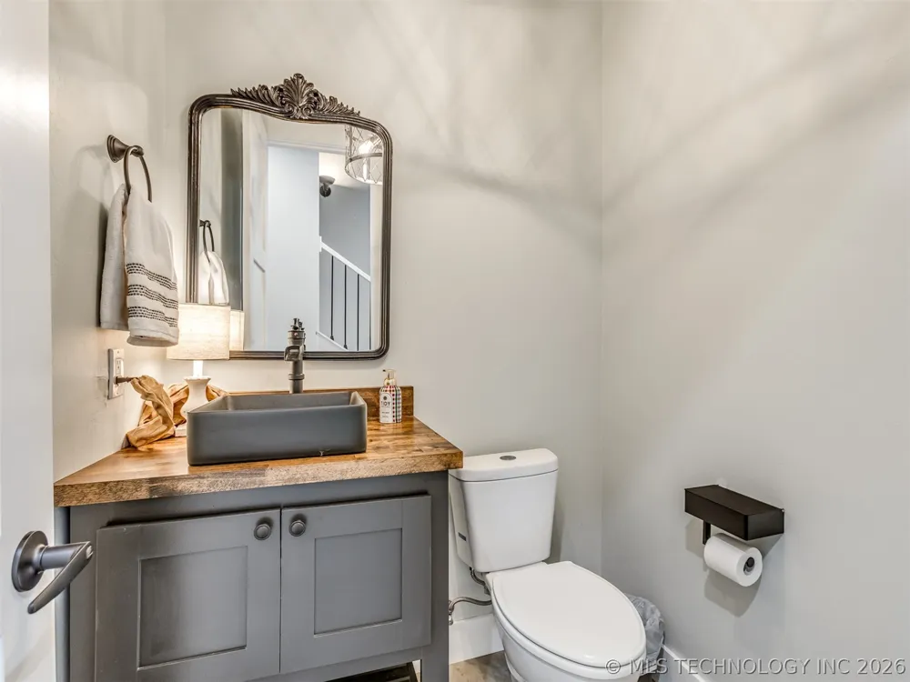 135 Dixie Cove Eufaula, OK 74432